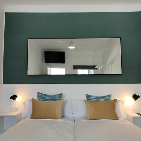 Room27- Center Bed & Breakfast