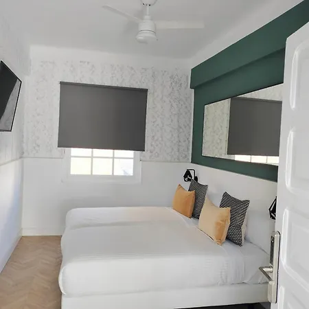 Room27- Center Bed & Breakfast