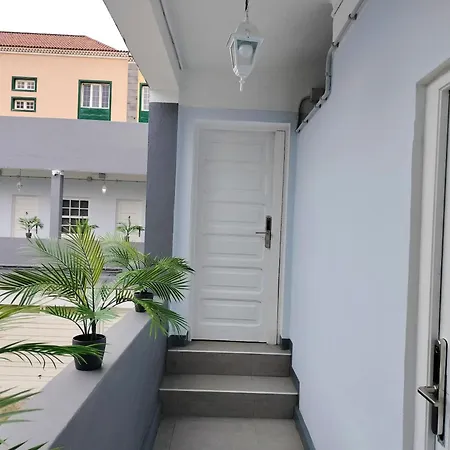 Room27- Center