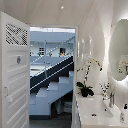 Room27- Center Couette-café La Laguna (Tenerife)